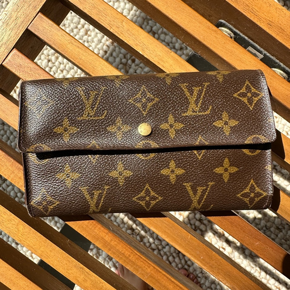 Authentic LOUIS VUITTON LV Vintage Monogram Canvas Long Snap Button Wallet